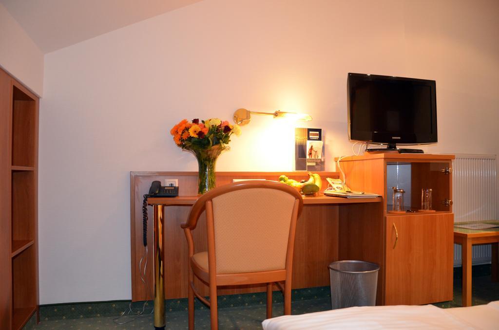 Hotel Haus Am Park バート・ホンブルク エクステリア 写真